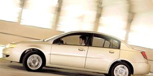 Tire, Wheel, Automotive design, Vehicle, Land vehicle, Transport, Car, Rim, Vehicle door, Automotive parking light, 