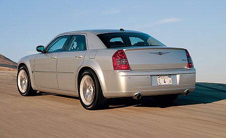 Шины и диски для Chrysler 300C SRT-8 2005, размер колёс на Крайслер 300С СРТ-8 2005