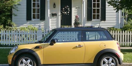 Automotive design, Window, Yellow, Vehicle, Vehicle door, Glass, Rim, Car, Automotive exterior, Alloy wheel, 