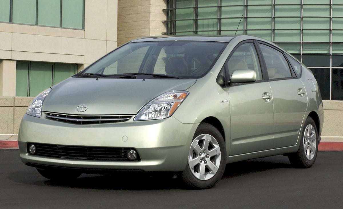 2008-toyota-prius-photo-169749-s-original.jpg