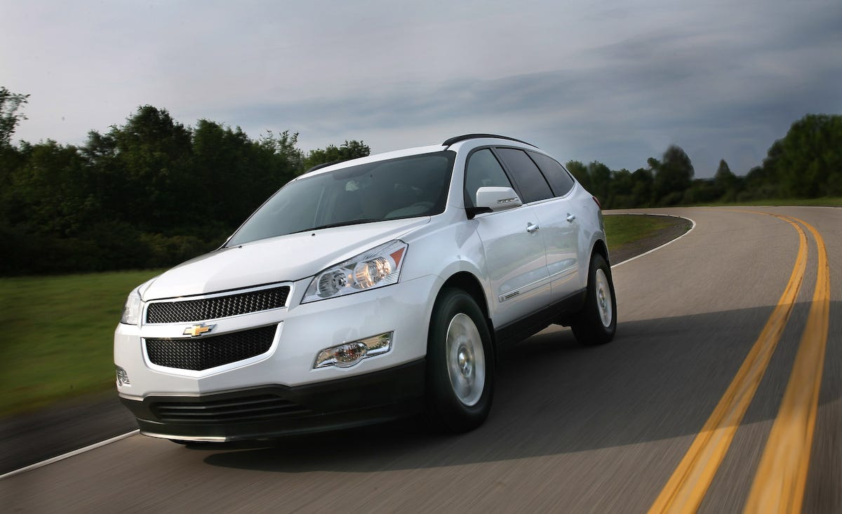 2009-chevrolet-traverse-photo-211816-s-original.jpg?fill=2:1&resize=1200:*