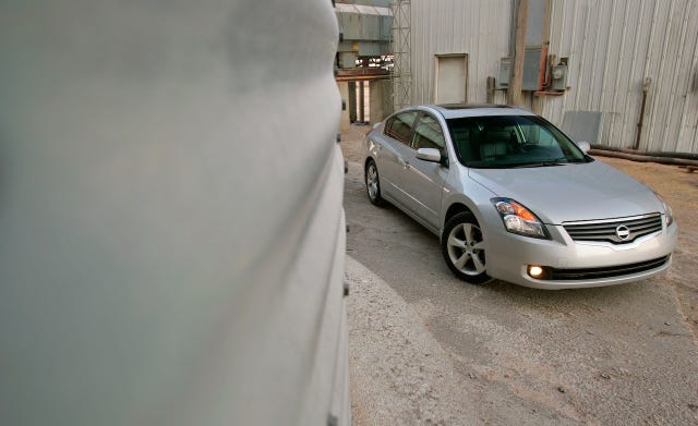 2007 Nissan Altima 3 5se Long Term Road Test