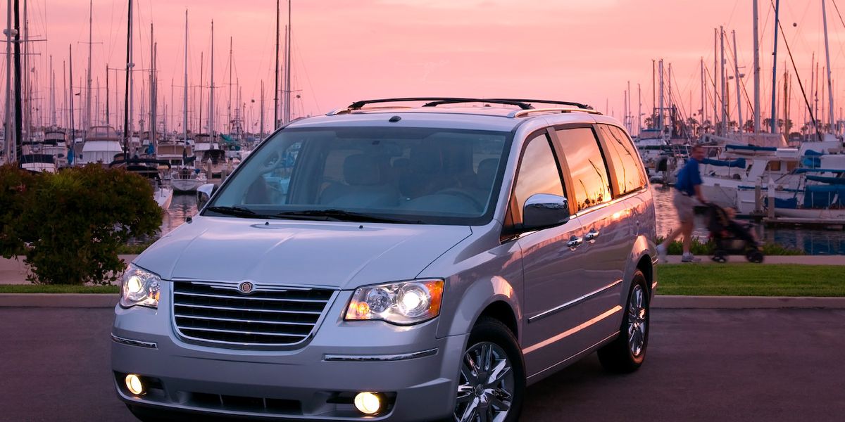 09 Chrysler Town Country
