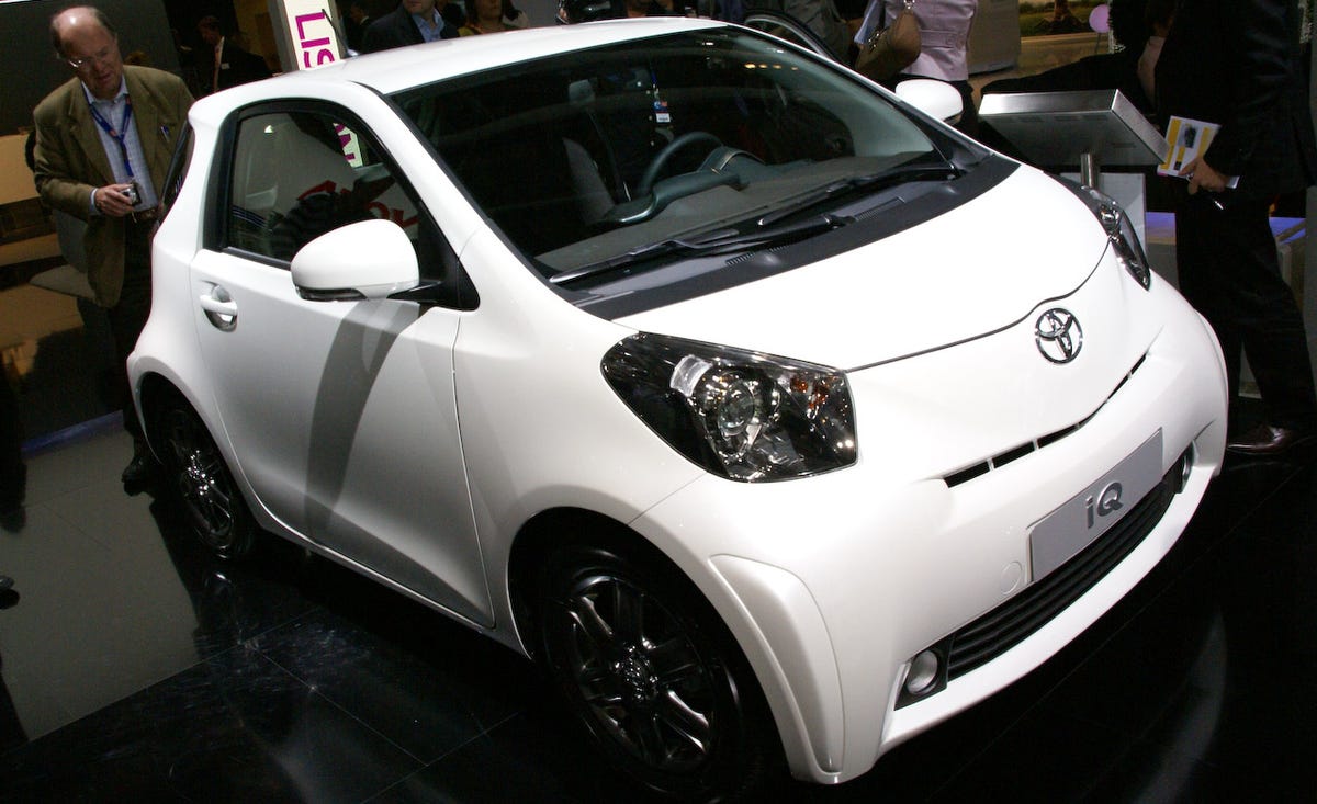 2009-toyota-iq-photo-226339-s-original.jpg?fill=2:1&resize=1200:*