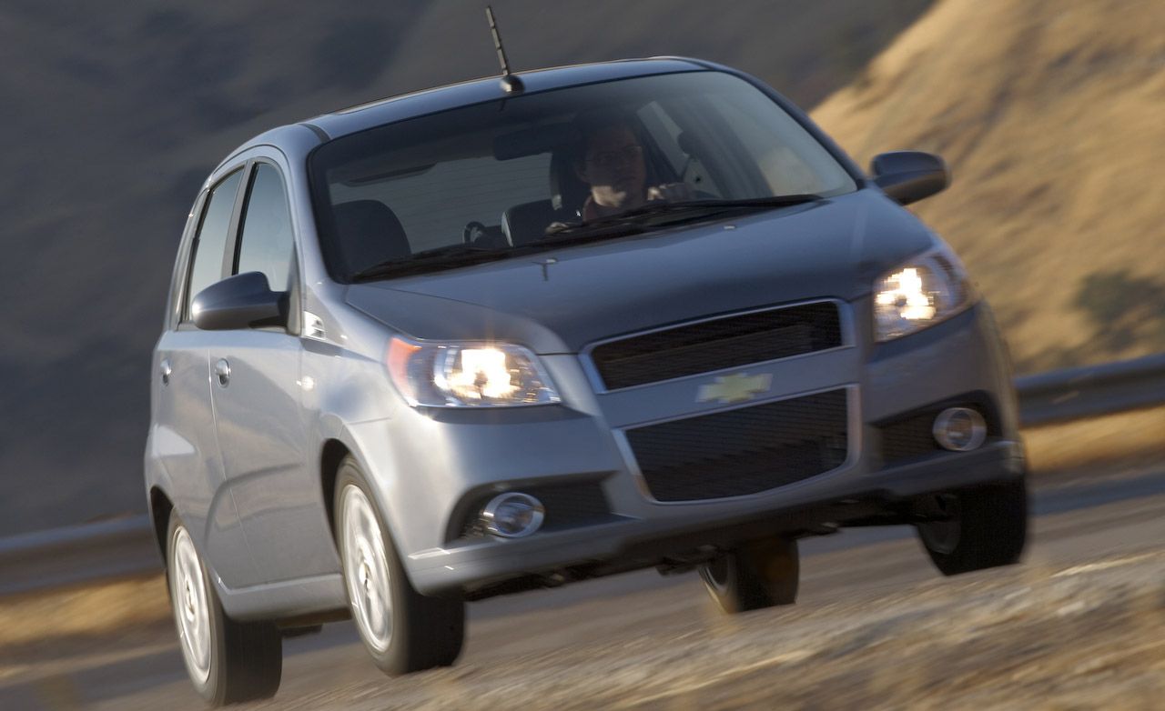 Chevrolet Aveo Features and Specs