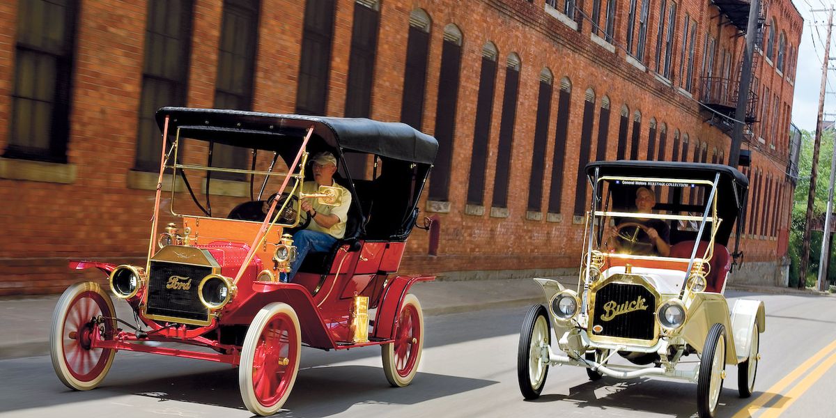 1908 Buick Model 10 and 1909 Ford Model T