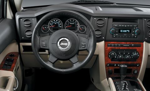 2009 jeep commander interior