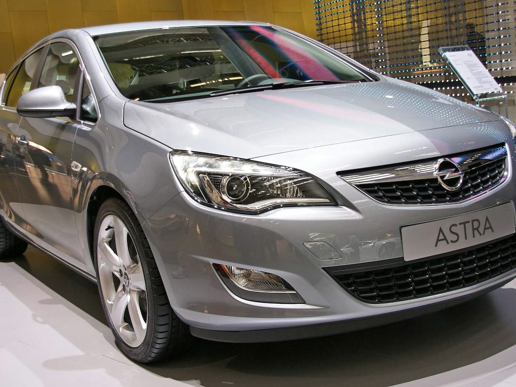File:Opel Astra J rear 20100722.jpg - Wikimedia Commons