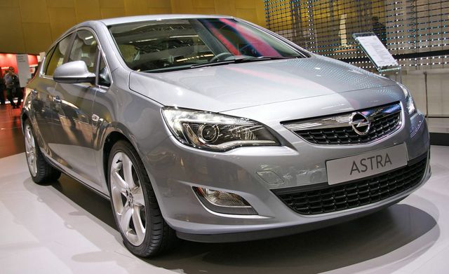 Opel Astra J Hatchback Photos and Specs. Photo: Opel Astra J