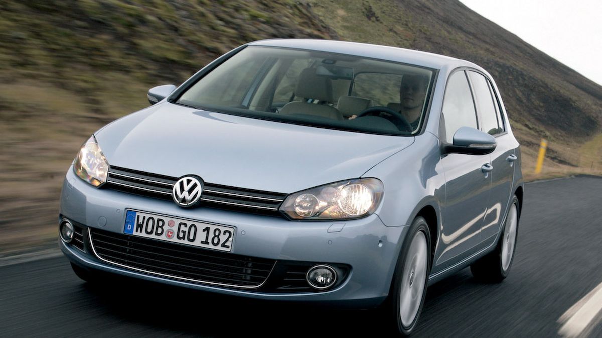 2009 / 2010 Volkswagen Golf VI 2.0 TDI Diesel – Review – Car  and Driver