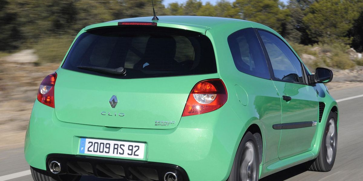 https://hips.hearstapps.com/hmg-prod/amv-prod-cad-assets/images/09q4/300860/2009-renault-clio-rs-renault-sport-review-car-and-driver-photo-301614-s-original.jpg?fill=2:1&resize=1200:*