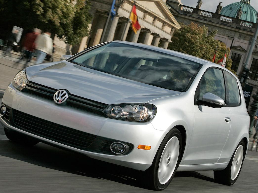 2010 Volkswagen Golf – Review – Car and Driver