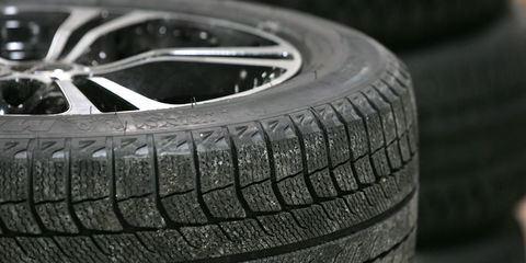 Tire, Automotive tire, Rim, Synthetic rubber, Automotive wheel system, Tread, Auto part, Automotive exterior, Colorfulness, Black, 
