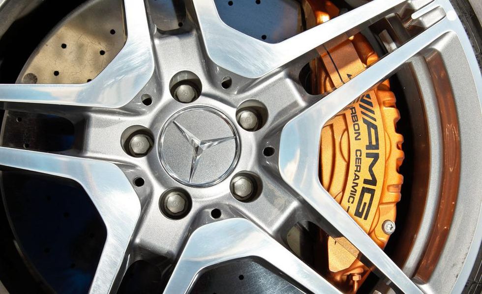 alloy wheel, spoke, rim, automotive wheel system, hubcap, auto part, synthetic rubber, metal, steel, carbon,