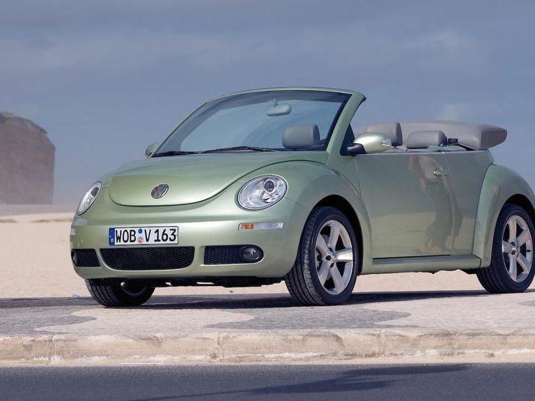 2010 Volkswagen New Beetle Review, Pricing and Specs