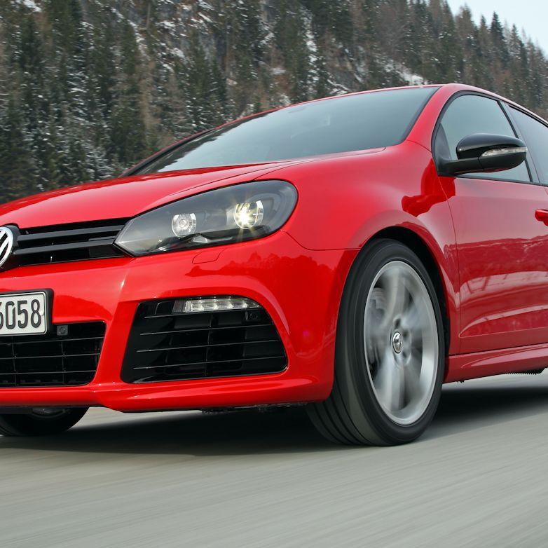 2010 Volkswagen Golf R – Review – Car and Driver