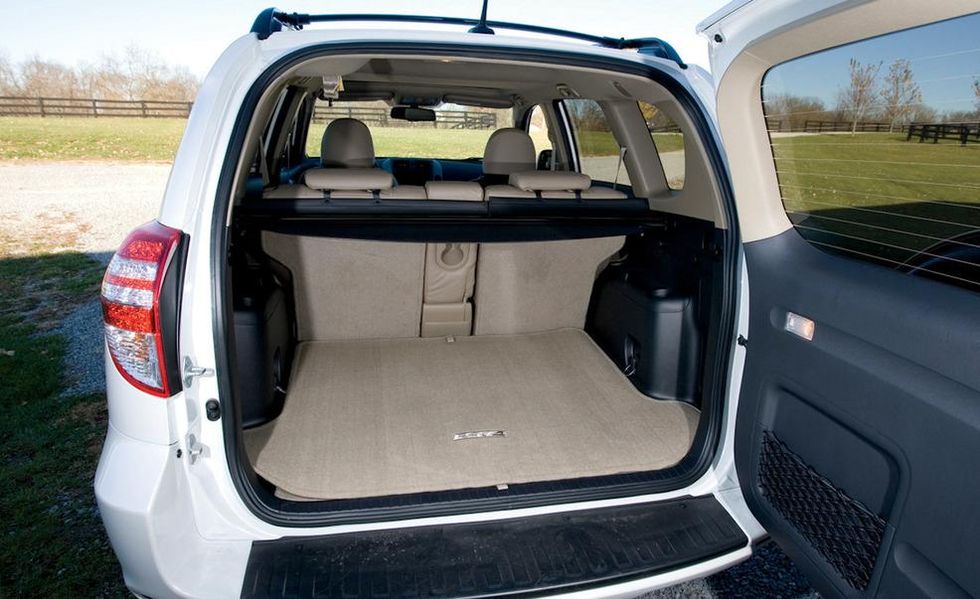 2010 toyota rav4 limited 4x4 luggage compartment