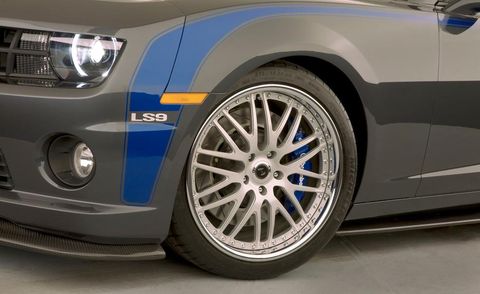 Tire, Wheel, Automotive tire, Automotive design, Blue, Alloy wheel, Automotive wheel system, Automotive exterior, Rim, Spoke, 