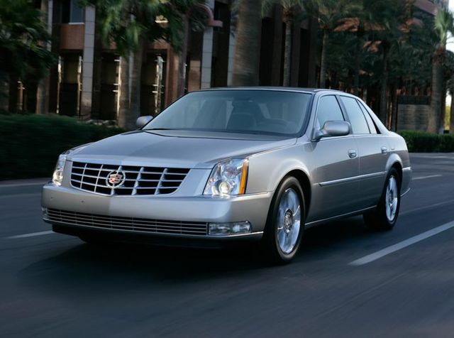 Land vehicle, Vehicle, Car, Luxury vehicle, Cadillac dts, Motor vehicle, Full-size car, Sedan, Grille, Mid-size car, 