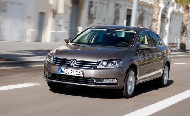 VW Passat BlueMotion gets diesel mpg from gas engine