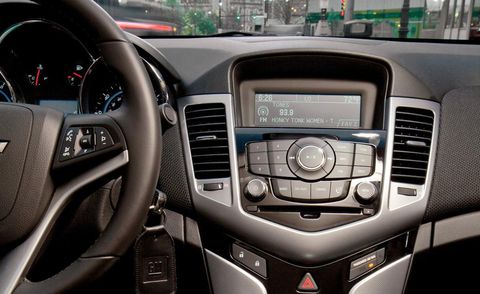 Product, Steering wheel, Steering part, Electronic device, Vehicle audio, Automotive design, Center console, White, Technology, Car, 