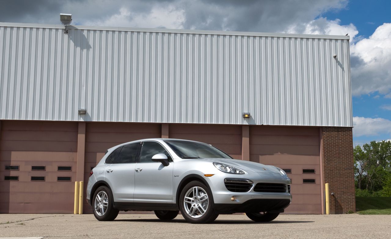 11 Porsche Cayenne S Hybrid Road Test 11 Review 11 Car And Driver