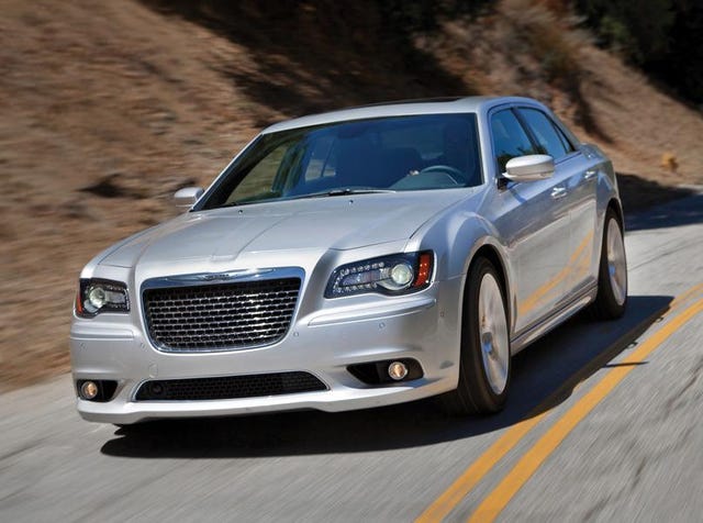 Land vehicle, Vehicle, Car, Motor vehicle, Luxury vehicle, Mid-size car, Chrysler 300, Full-size car, Grille, Executive car, 