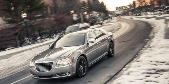 The HEMI-Powered Chrysler 300C Is Extinct After Being Brought Back To Life  For A Short Time