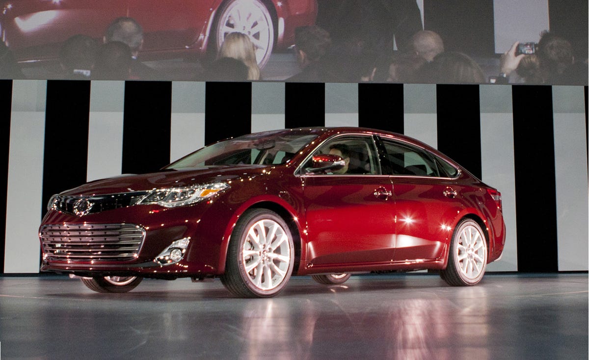 2013 Toyota Avalon Photos and Info – News – Car and Driver