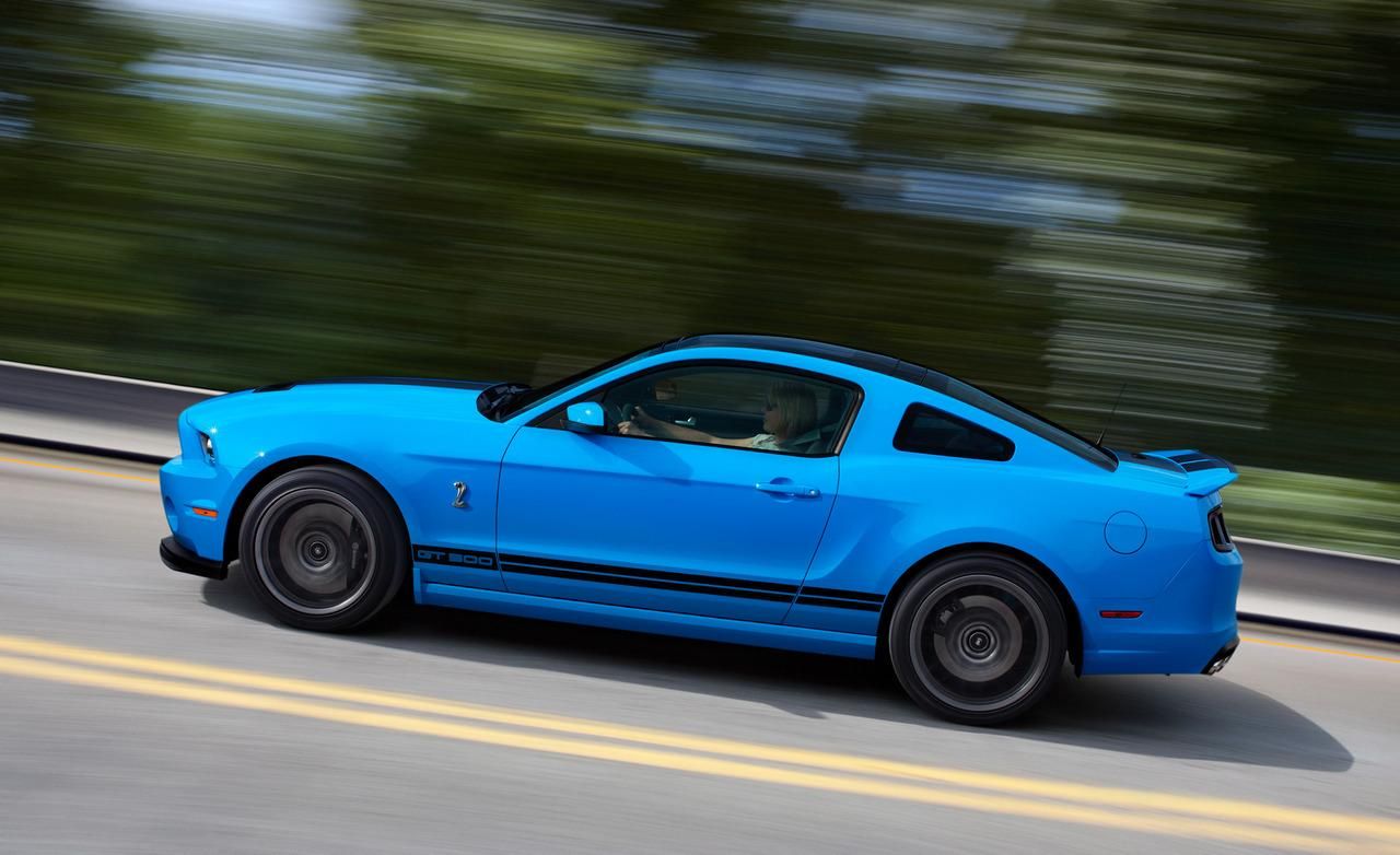 2013 shelby gt500 model car