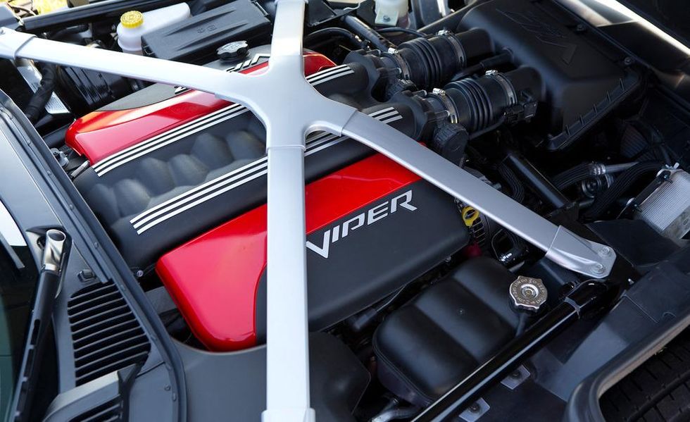2013 dodge srt viper gts 84 liter v 10 engine