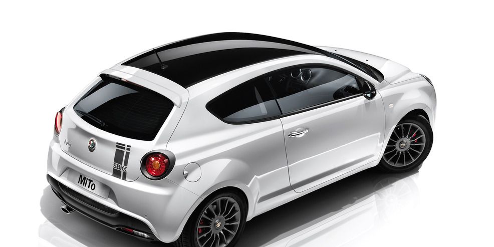 https://hips.hearstapps.com/hmg-prod/amv-prod-cad-assets/images/12q3/474593/alfa-romeo-mito-serie-speciale-sbk-photo-474642-s-986x603.jpg?fill=2:1&resize=1200:*