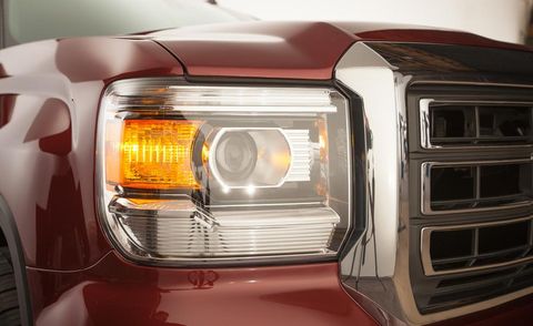 Automotive design, Automotive lighting, Automotive exterior, Vehicle, Automotive parking light, Headlamp, Grille, Car, Automotive tail & brake light, Bumper, 