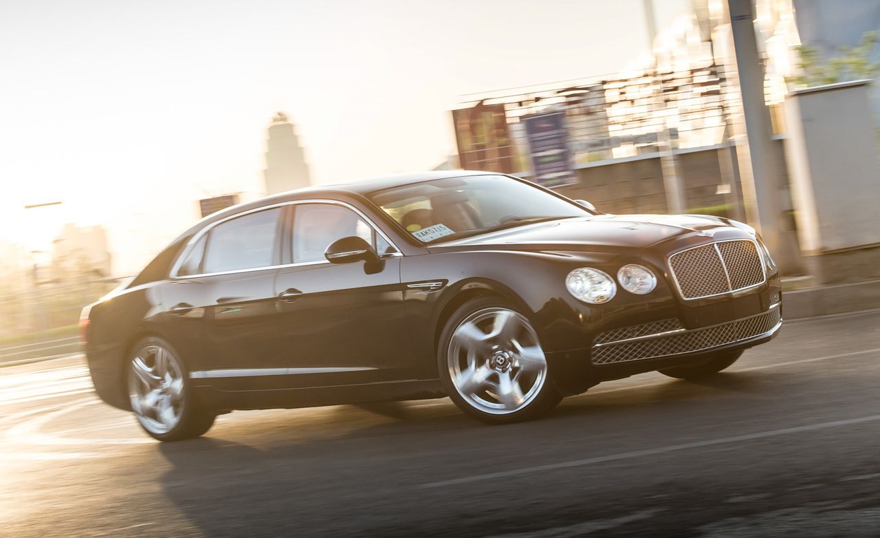 Р‘РµРЅС‚Р»Рё Flying Spur 2014