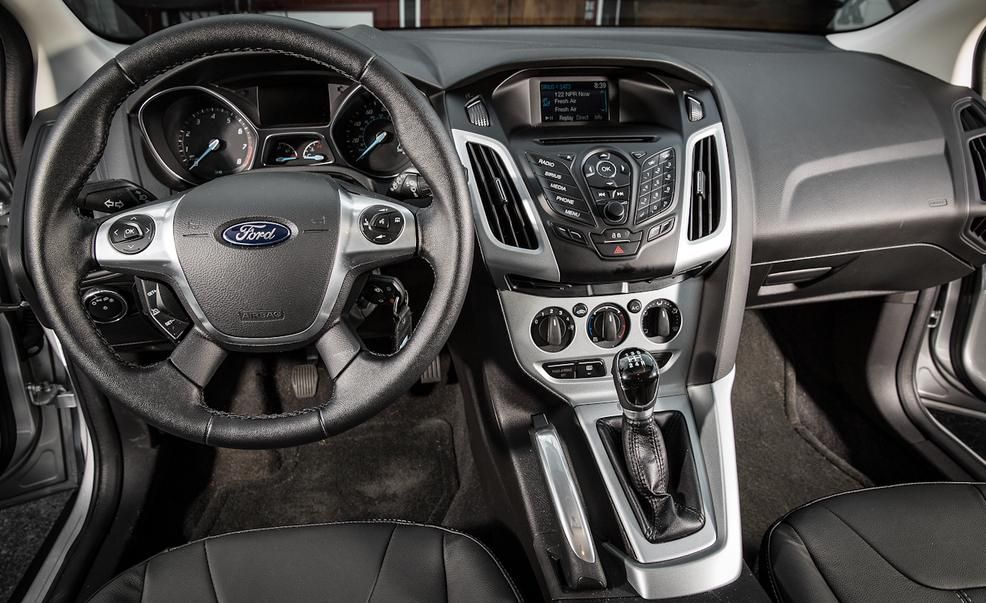 Ford Focus 2014 giá 450 triệu nên mua