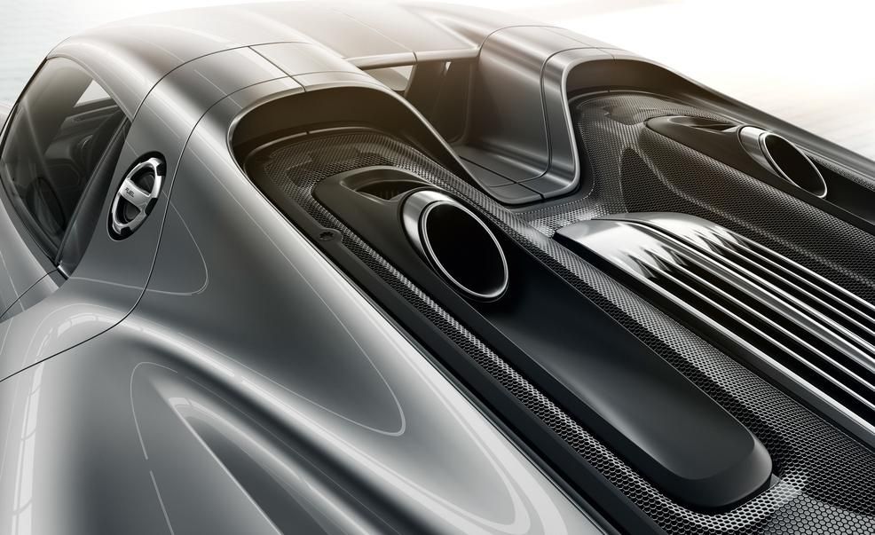 2015 Porsche 918 Spyder Production-Spec Photos and Info – News  – Car and Driver