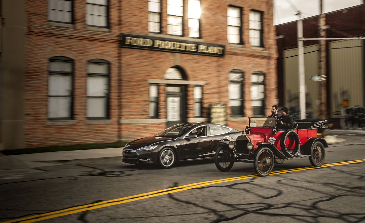 2013 Tesla Model S Vs 1915 Ford Model T Race Of The Centuries - 