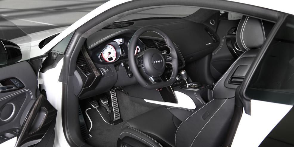 Motor vehicle, Automotive design, Mode of transport, Steering part, Steering wheel, Supercar, Personal luxury car, Luxury vehicle, Speedometer, Center console, 
