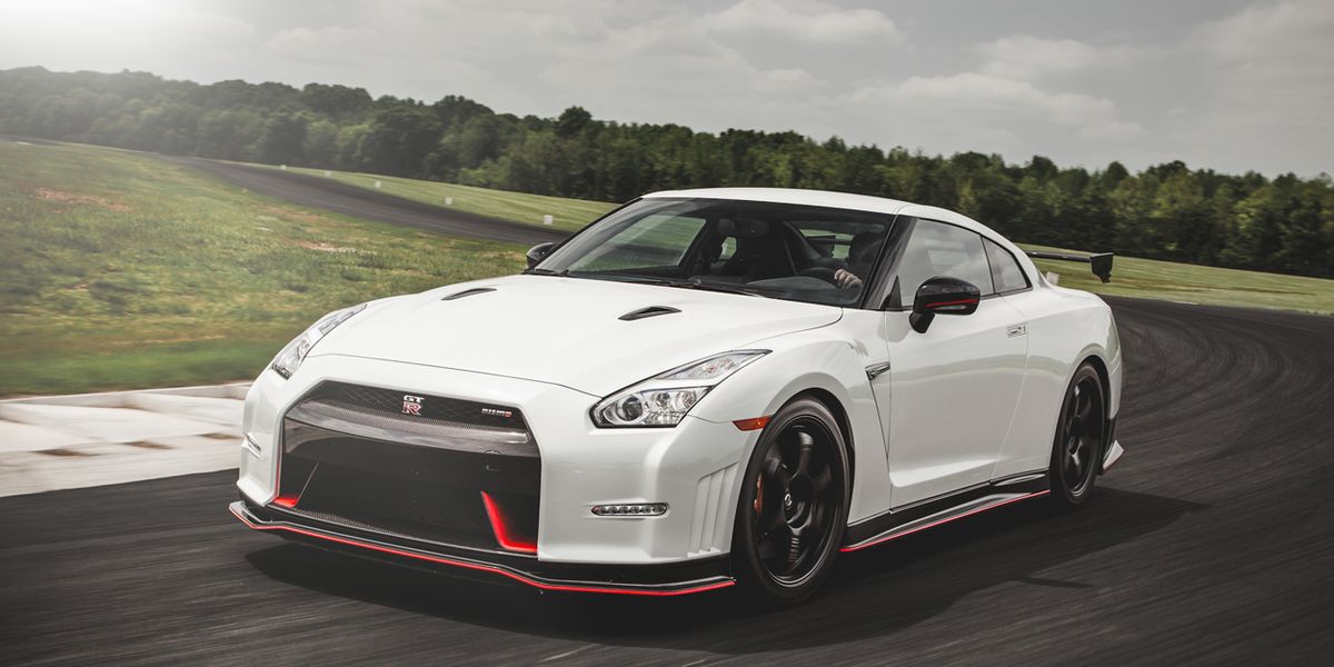 15 Nissan Gt R Nismo Test 11 Review 11 Car And Driver