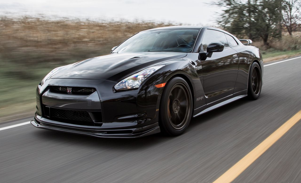 Build & Price a Nissan GT-R