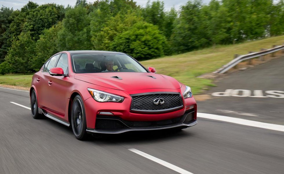 Infiniti q50 rouge