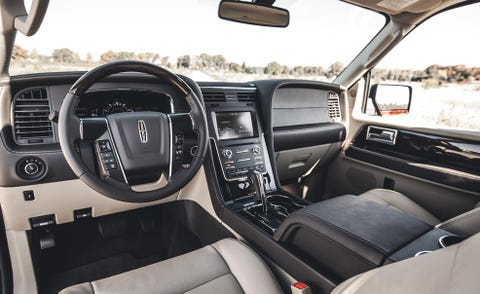 interior navigator lincoln 2015