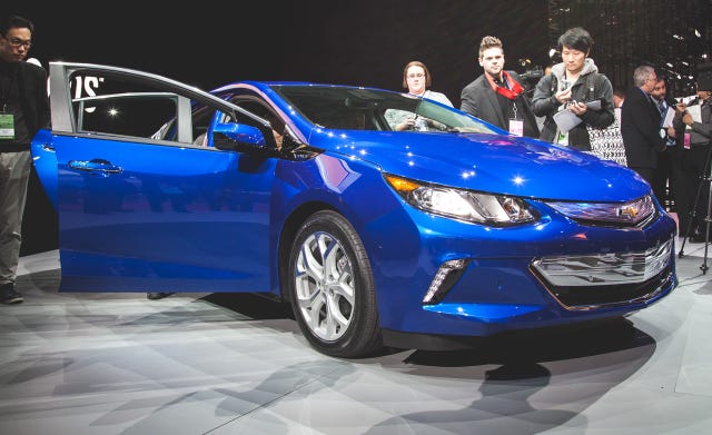 2016 Chevrolet Volt Plug-In Hybrid – Official Photos and Info – Car and ...