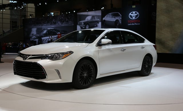 2016 Toyota Avalon Photos And Info – News – Car And Driver