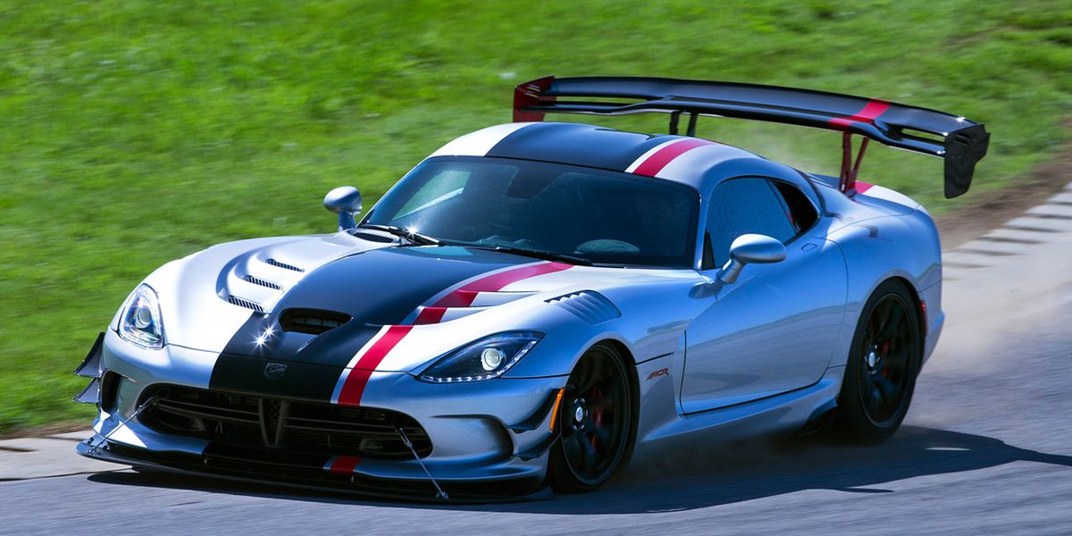 16 Dodge Viper Acr Official Photos And Info 11 News 11 Car And Driver