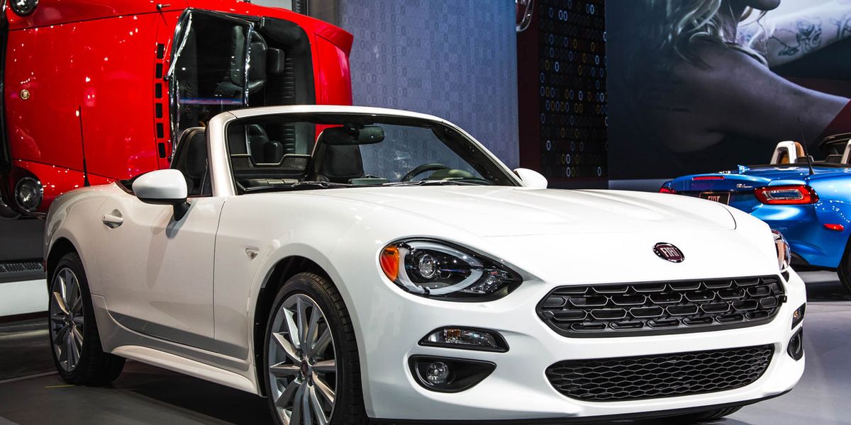 17 Fiat 124 Spider Photos And Info 11 News 11 Car And Driver