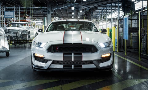 Ford Mustang Shelby Gt350 Gt350r 2016 10best Cars 8211 Feature 2016 10best Cars Ford Mustang Shelby Gt350 Gt350r