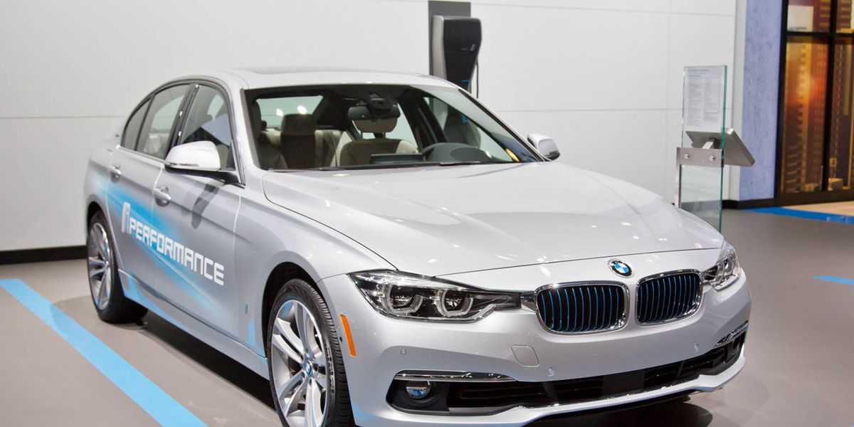 BMW 330e iPerformance: The 3-series Plug-in Is Here