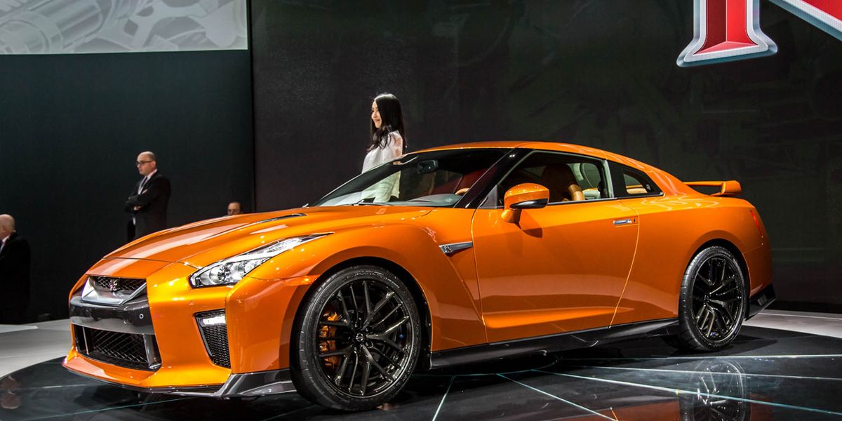 17 Nissan Gt R Gets More Power 11 News 11 Car And Driver