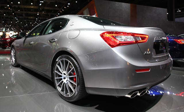 17 Maserati Ghibli Official Photos And Info 11 News 11 Car And Driver